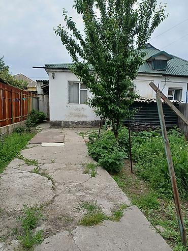 Продажа коттеджей и домов: Срочно продаётся полдома Участок 2,5 сотки. Район Красного — 2