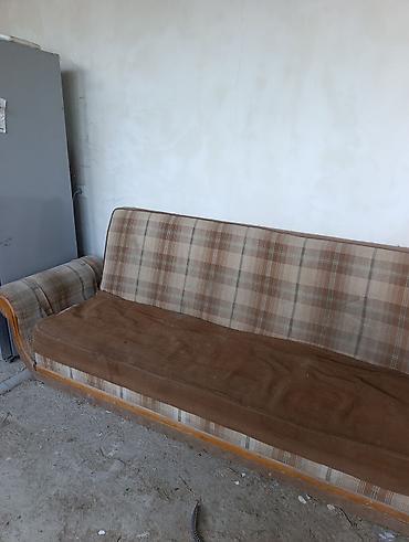 Divanlar: Klassik üslubda üçnəfərlik divan - Rəng və naxış: bej-qəhvəyi — 2