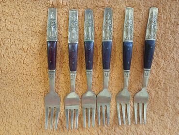 Süfrə ləvazimat dəstləri: Məhsul: Dekorativ naxışlı tutacaqlı süfrə ləvazimatı dəsti Tərkibi və — 15