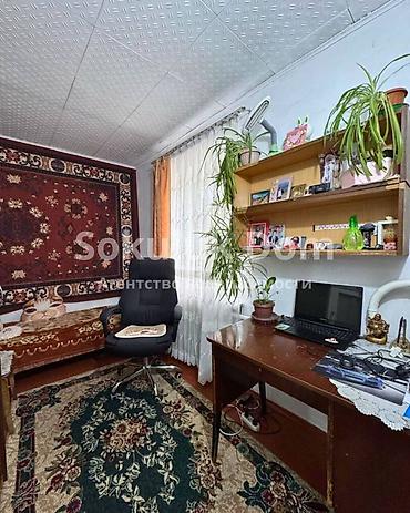 Продажа коттеджей и домов: 🟡Продаётся двухэтажный коттеджный дом 🟡Адрес: с. Сокулук, район — 7