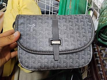 dlivery bag: Сумка через плечо, компактная, с принтом «ёлочка» в серо‑чёрной гамме — 1