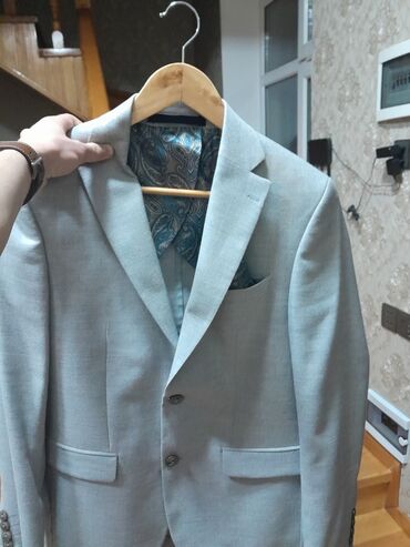 Мужская одежда: Костюм 2XL (EU 44), цвет - Серый