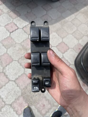 полики субару форестер: Продаю кнопки на стеклоподъемник на Subaru Forester SG5.Из дефектов