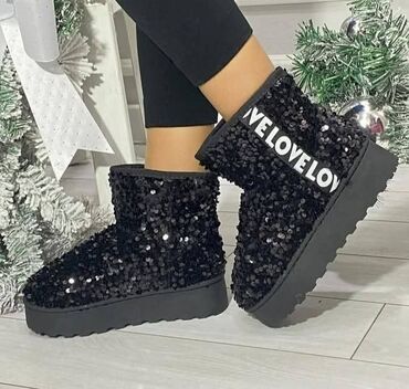 velicina 9 obuca: High boots, 41