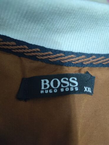 dzemper majica: Hugo Boss majica na kragnu