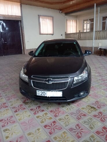 ilkin ödənişsiz avtomobil: Chevrolet Cruze: 1.4 l | 2015 il 284278 km Sedan