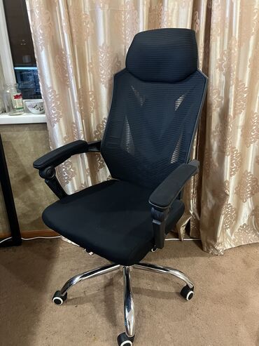 офисные кресло бу: Офисное кресло, Б/у, С колесиками, цвет - Черный, Самовывоз, Бесплатная доставка, Платная доставка