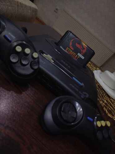 playstation 2 memory card: SEGA Mega Drive 2 oyun konsolu Xüsusiyyətlər: - 16-bit SEGA Mega