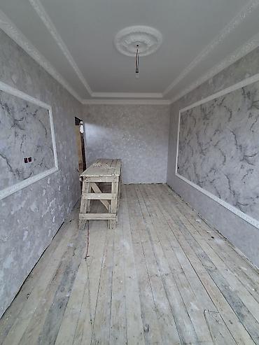 Həyət evləri və villaların satışı: Satılır: həyət evi Ümumi təsvir: - Bir mərtəbəli həyət evi, girişdə — 10