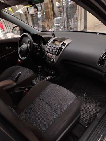 Kia: Kia Ceed: 1.6 l | 2008 il — 5