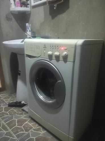 yamata tikis masini: Paltaryuyan maşın Indesit, 5 kq, İşlənmiş, Avtomat, Qurutma var, Kredit yoxdur, Pulsuz çatdırılma — 1