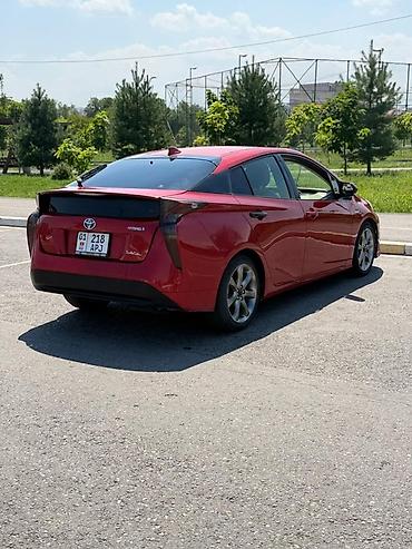 газ 4 поколения: Toyota Prius: 2016 г., 1.8 л, Вариатор, Гибрид, Хэтчбэк — 5