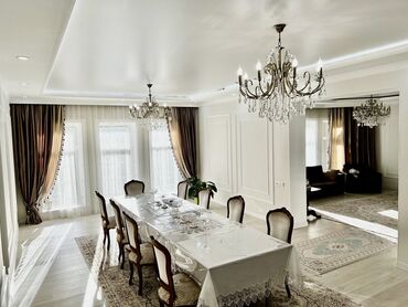 продаю дом город бишкек: 250 м², 6 комнат, Свежий ремонт С мебелью, Кухонная мебель