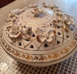 ləvazimat: Məişət və dekor üçün zərif qab-qacaq və aksesuar dəsti - Porcelan