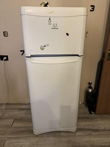 холодильники indesit: Холодильник Indesit, двухкамерный, белый - Классическая компоновка — 1