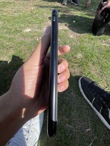 Apple iPhone: IPhone Xr, Б/у, 64 ГБ, Черный, 76 % — 6