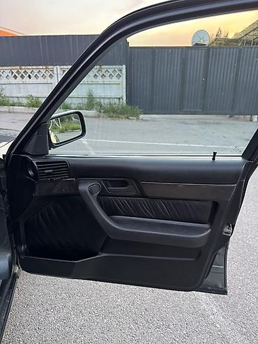 BMW: BMW 5 series: 1989 г., 3 л, Механика, Бензин, Седан — 10