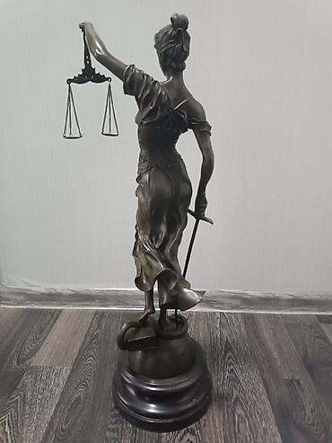 heykel satışı: Satılır – Orijinal Bürünc "Lady Justice (Themis)" Heykəli 📏 Hündürlük — 3
