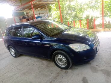 авто фольксваген поло: KIA CEED ili 2007. Mator 1.4. Texpasport öz adıma. Xırda para kasmetka
