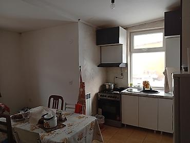 Продажа коттеджей и домов: Продаётся жилой дом с участком, огороженный капитальным забором из — 9