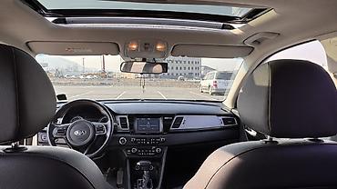 Kia: Kia Niro: 2017 г., 1.6 л, Гибрид, Кроссовер — 8