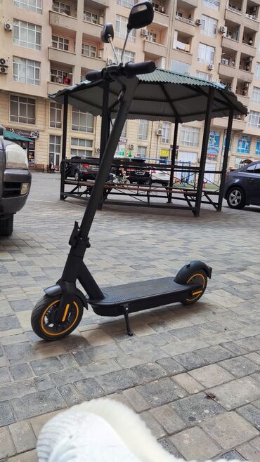 scooter elektron: NINEBOT MAX G30😍 Çox sürülməyib ideal vəziyyətdədir . Maksimal sürəti