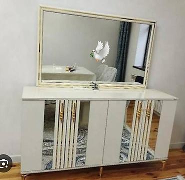 Yeni, Komod