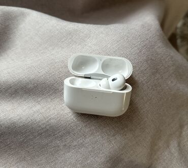 купить кейс для наушников: Продаются AirPods Pro 2-поколения. Были куплены в Корее Отсутствует