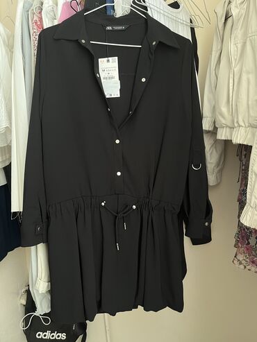 Səsgücləndiricilər, qulaqlıqlar və mikrofonlar: Zara teze etiketli don, M razmer

balon etek (içe qatlanmış)modelidir — 10