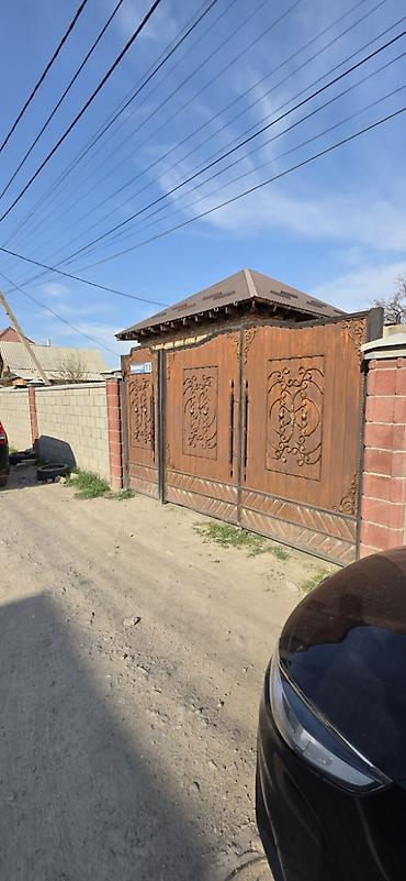 Продажа коттеджей и домов: 🏡 Продаётся дом 📍 Бишкек, ж/м Касым (район Кудайберген базара) 🛏 5+ — 5