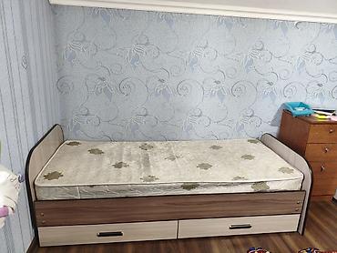 Продаю 2 кровати с матрасом односпальные. каждая по 4000 сом