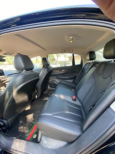 Продажа авто: Hongqi E-QM5 — электрический седан бизнес-класса. Основные — 4