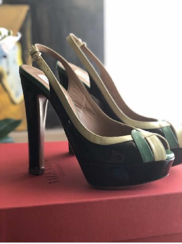 charles keith baku instagram: Ölçü: 38.5