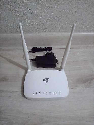роутер c54: Wi-Fi роутер в хорошем состоянии, отлично работает, 2-антенный — 1