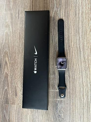 samsung galaxy watch 4 classic: Apple Watch 7, 41 мм, алюминиевый корпус цвета Starlight. На коробке — 4