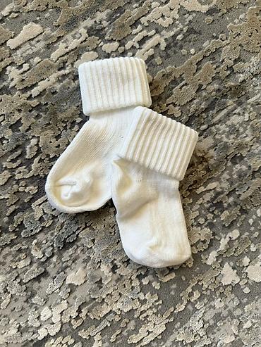yeni il corablari: Uşaq corabları – ağ rəng, yumşaq və elastik toxuma - Yaş qrupu — 1
