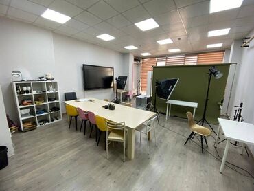 роллы суши: Продаю Офис 220 м², С ремонтом, С мебелью, Многоэтажное здание, 3 этаж