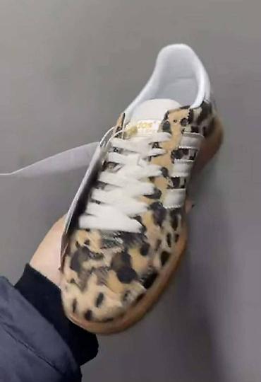 nike tn 35: Adidas spezial patike NOVO

Novo
Brojevi 36 do 40

fb Moja Kupovina 1 — 3