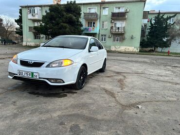 Daewoo: Daewoo Gentra: 1.5 l | 2014 il Sedan