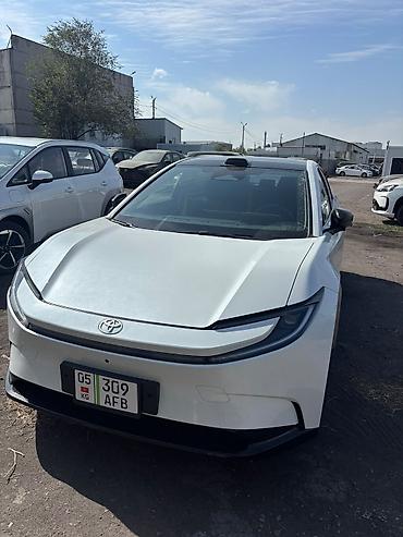 Продажа авто: Toyota bZ5: 2025 г., Автомат, Электромобиль, Лифтбек — 6