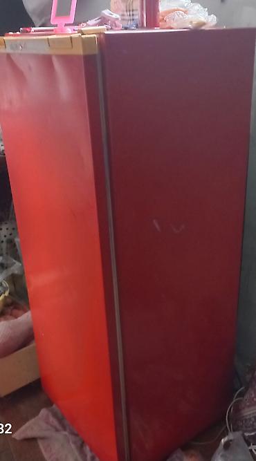 ipad satilir: Qırmızı rəngli birqapılı soyuducu - Kompakt ölçülü, məişət və ya ofis — 2