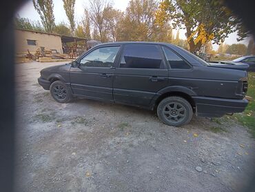 купить квадроцикл бэушный: Volkswagen Passat: 1989 г., 1.8 л, Механика, Газ, Седан