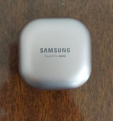 powerbank samsung: Samsung Galaxy Buds Live Bu qulaqcıqlar yaxşı vəziyyətdədir. Hec bir