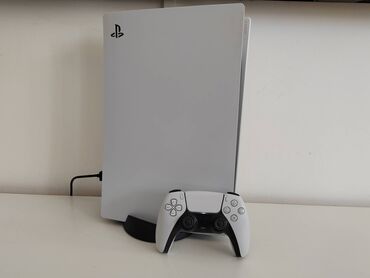 sony playstation 3 igrice: Sony PS5 disk verzija Prodajem Sony PS5, star godinu dana, donešen