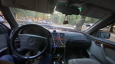 benzinli moped: Mercedes-Benz 220: 2.2 l | 1995 il Sedan — 2