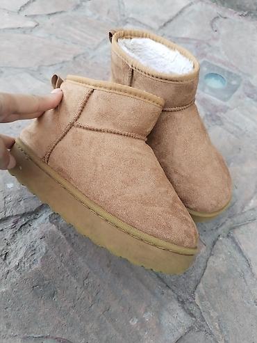 carapa cizme: Čizme za devojčice, broj 35 - Model: niske zimske čizme (ankle boots) — 1