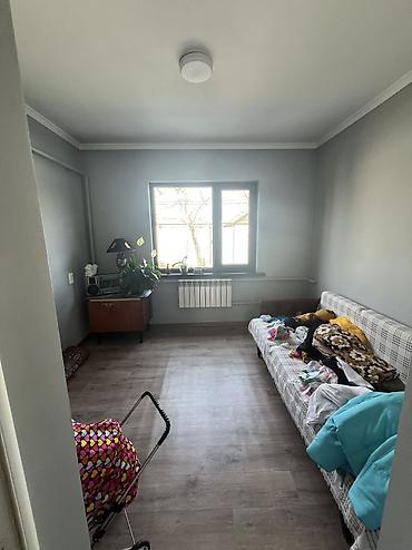 Продажа полдома: Продается участок с домом в районе Восточного вокзала, дороги — 7