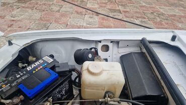 VAZ (LADA): VAZ 2107 sedan Xüsusiyyətlər: - Kuzov: 4 qapılı sedan, ağ rəng - — 19