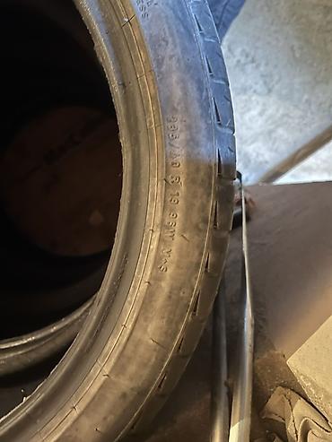 285 30 19: Комплект шин Pirelli, 4 шт. - Размер: 235/40 R19 (маркировка на борте — 2