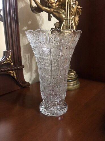 Qonaq otağı dəstləri: İşlənmiş, Jurnal masası, Komod, Masa və oturacaqlar, Kredit yoxdur, Malayziya — 14